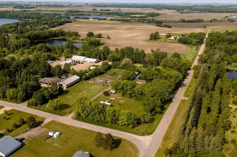 40515 442nd St, Sauk Centre, MN 56378