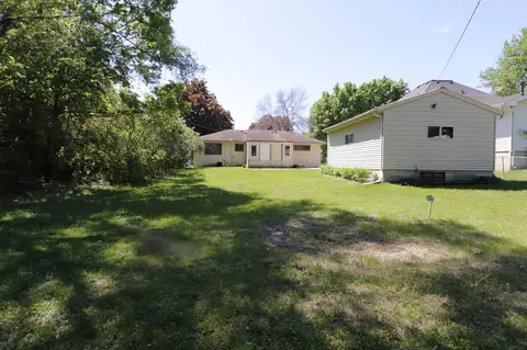 Exterior - 718 1st St SW, Faribault, MN 55021 photo 3 of 5