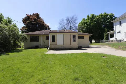 Exterior - 718 1st St SW, Faribault, MN 55021 photo 2 of 5