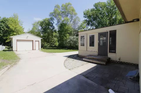 Exterior - 718 1st St SW, Faribault, MN 55021 photo 4 of 5