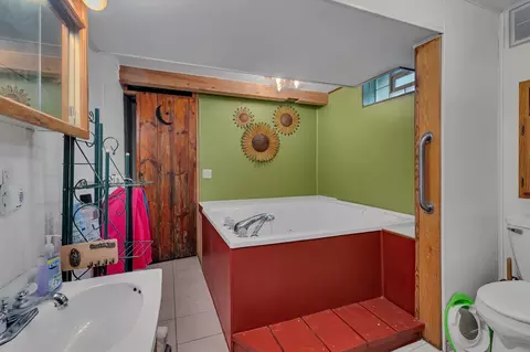 Bath - 830 Halliday Rd, Saint Cloud, MN 56301 photo 2 of 3