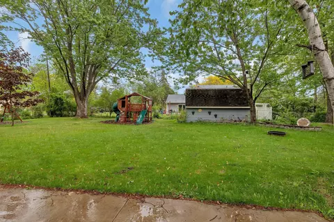 Exterior - 830 Halliday Rd, Saint Cloud, MN 56301 photo 3 of 7