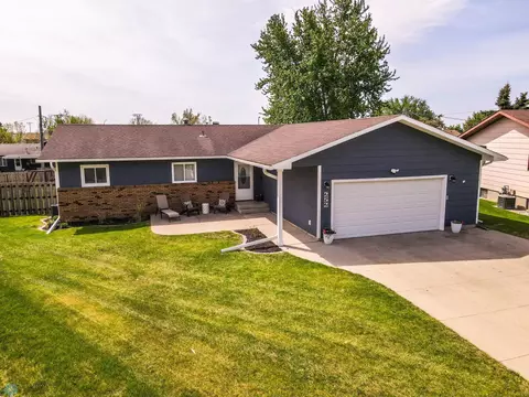 252 14th St NE, Valley City, ND 58072