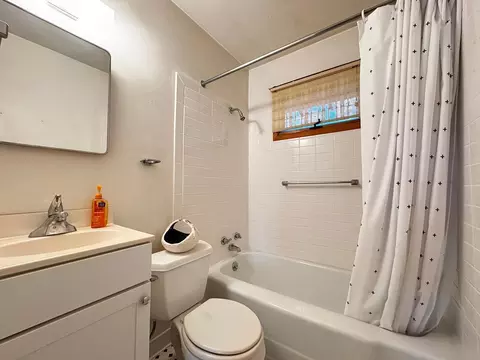 Bath - 6565 White Pine Ln, Gilbert, MN 55741 photo 2 of 2