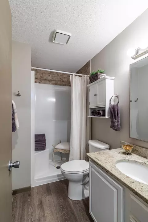 Bath - 912 3rd St N #6, Cold Spring, MN 56320 photo 1 of 2