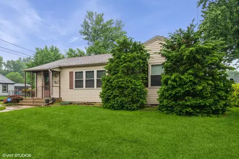 718 Atwood St S, Shakopee, MN 55379