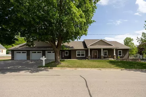 380 7th St SE, Chatfield, MN 55923