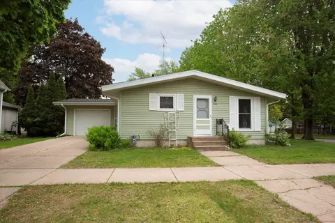 1402 Knapp St, Menomonie, WI 54751