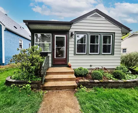 1093 Smith Ave S, West Saint Paul, MN 55118