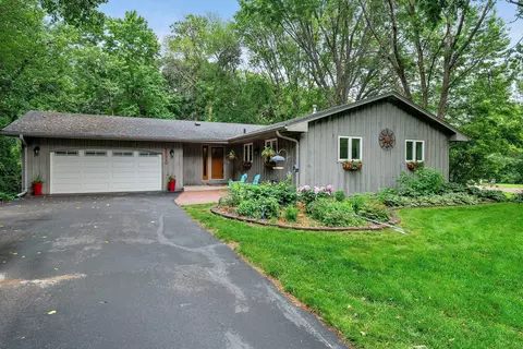 18520 29th Ave N, Plymouth, MN 55447