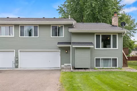 16183 Flagstaff Ct S, Rosemount, MN 55068