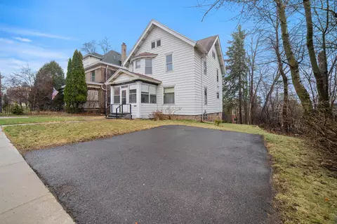 1818 E 4th St, Duluth, MN 55812 photo 2