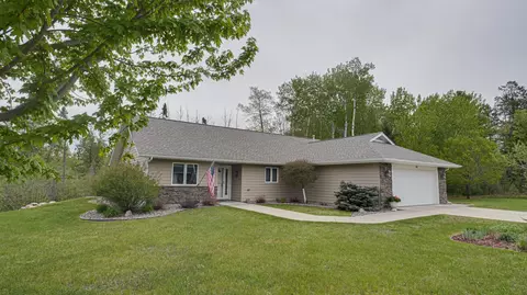 702 Pine Ridge Dr, Grand Rapids, MN 55744