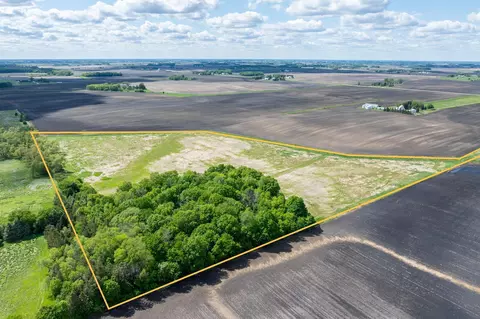 186 Nn 320th St, New Prague, MN 56071