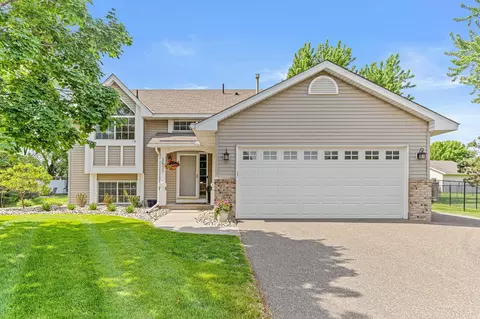 3833 64th St E, Inver Grove Heights, MN 55076