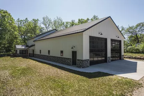 12709 E Common Rd, Detroit Lakes, MN 56501