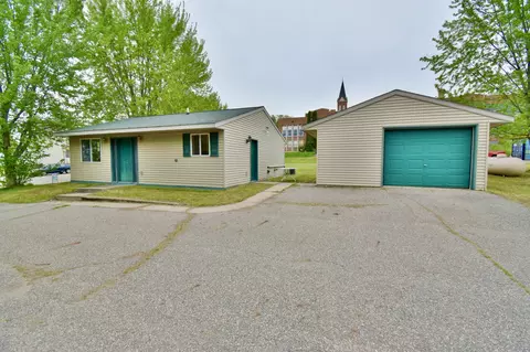 160 Cedar St, Holdingford, MN 56340