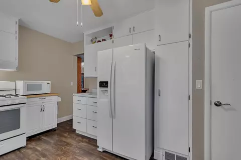 Kitchen - 1420 Veterans Dr, Saint Cloud, MN 56303 photo 2 of 3