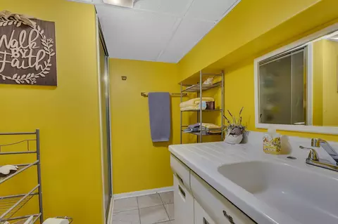 Bath - 1420 Veterans Dr, Saint Cloud, MN 56303 photo 2 of 3