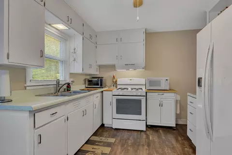 Kitchen - 1420 Veterans Dr, Saint Cloud, MN 56303 photo 3 of 3