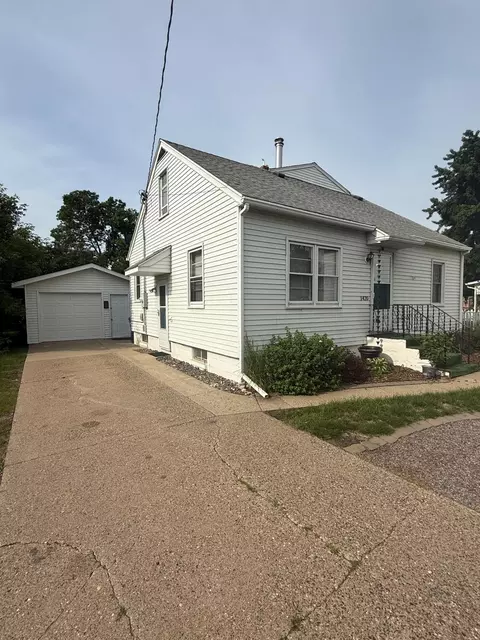 Exterior - 1420 Veterans Dr, Saint Cloud, MN 56303 photo 7 of 8
