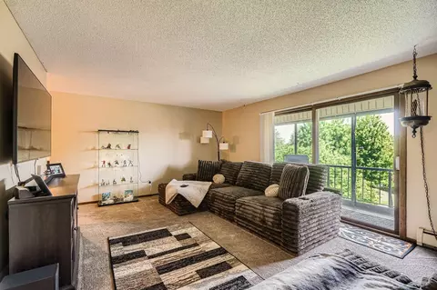 255 Westview Dr #305, West Saint Paul, MN 55118