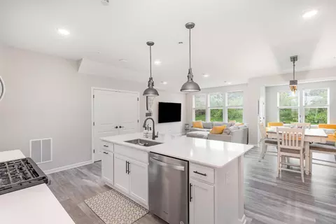 4892 Avery Ct, Eagan, MN 55123 photo 9