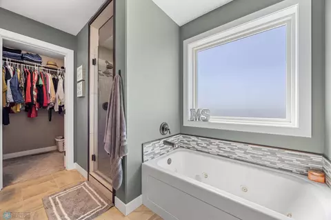Bath - 116 Lindsey Ct, Mapleton, ND 58059 photo 2 of 5