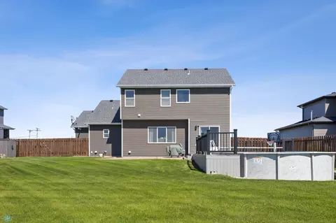 Exterior - 116 Lindsey Ct, Mapleton, ND 58059 photo 6 of 11