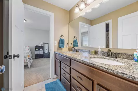 Bath - 116 Lindsey Ct, Mapleton, ND 58059 photo 4 of 5