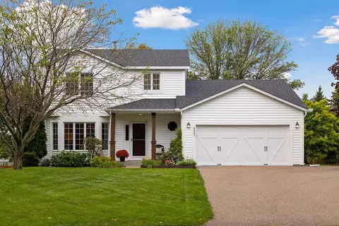 8807 Rainier Ct, Woodbury, MN 55125