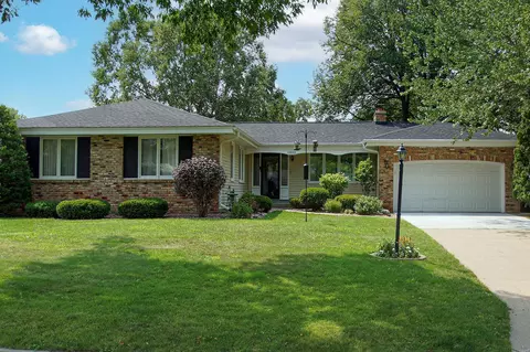 10033 Nord Rd, Bloomington, MN 55437