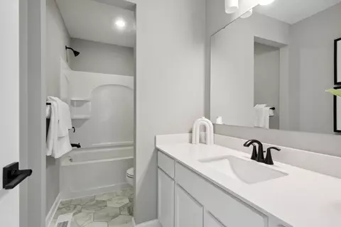 Bath - 1715 Upper 141st St E, Rosemount, MN 55068 photo 3 of 3