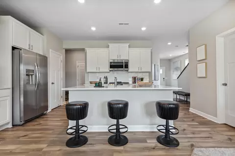 Kitchen - 1525 143rd St E, Rosemount, MN 55068 photo 1 of 2