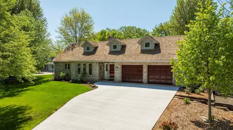 15575 Ranchview Ct, Wayzata, MN 55391