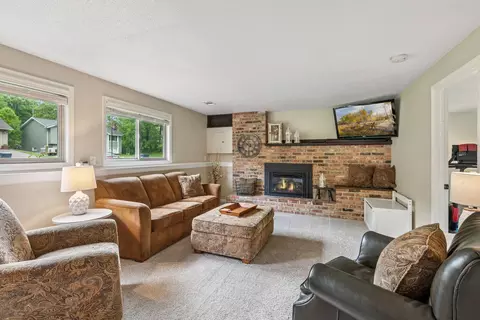 Living - 1686 Walnut Ln, Eagan, MN 55122 photo 3 of 5