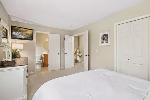 Bedroom - 1686 Walnut Ln, Eagan, MN 55122 photo 2 of 6