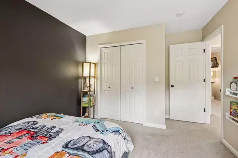 Bedroom - 1686 Walnut Ln, Eagan, MN 55122 photo 4 of 6