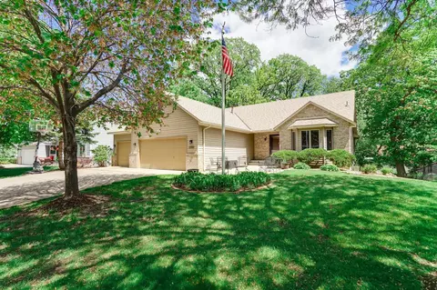 2199 Holly Ave N, Oakdale, MN 55128