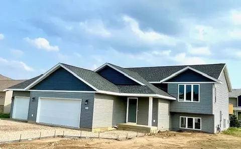 905 24th Ave NW, Austin, MN 55912