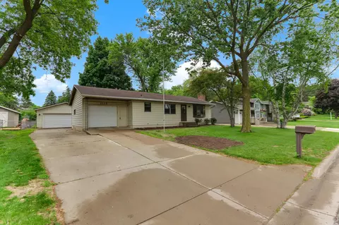 1115 14th St W, Hastings, MN 55033