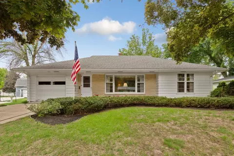 706 9th Ave SW, Faribault, MN 55021