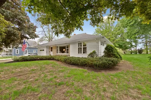 706 9th Ave SW, Faribault, MN 55021 photo 2