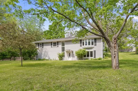 15010 Hillside Dr, Eden Prairie, MN 55347