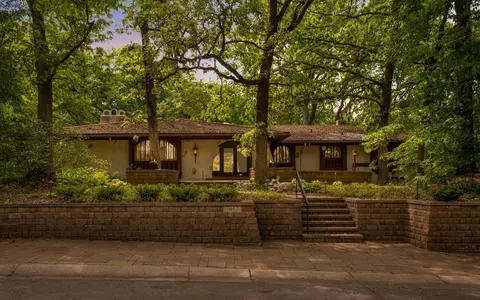 7012 Tupa Dr, Edina, MN 55439