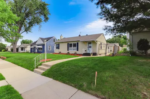 864 Howard St N, Saint Paul, MN 55119