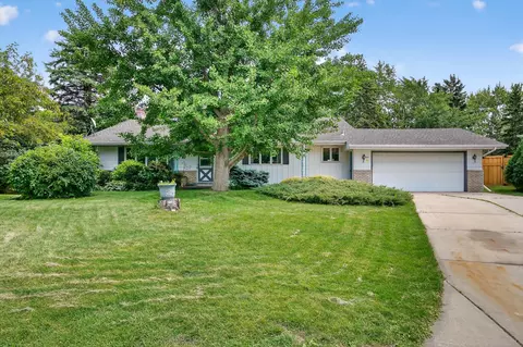 3327 Skycroft Dr, Saint Anthony, MN 55418
