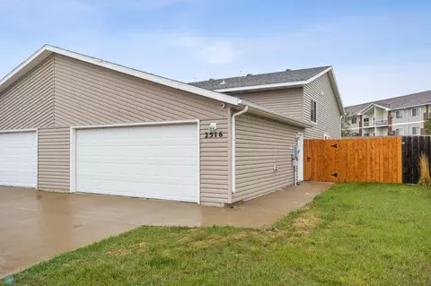 2516 Amber Valley Ct S, Fargo, ND 58104