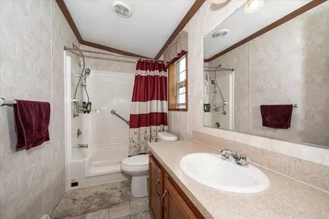 Bath - 29 Burger Dr, Duluth, MN 55808 photo 1 of 2