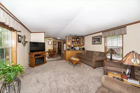 Living - 29 Burger Dr, Duluth, MN 55808 photo 1 of 2